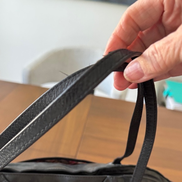 HOBO Black Leather Vintage Tote Bag lots of ❤️ so soft great shape for older bag - Picture 7 of 15